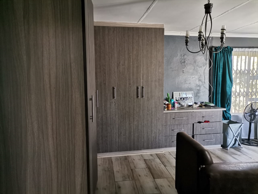 3 Bedroom Property for Sale in Lourierpark Free State